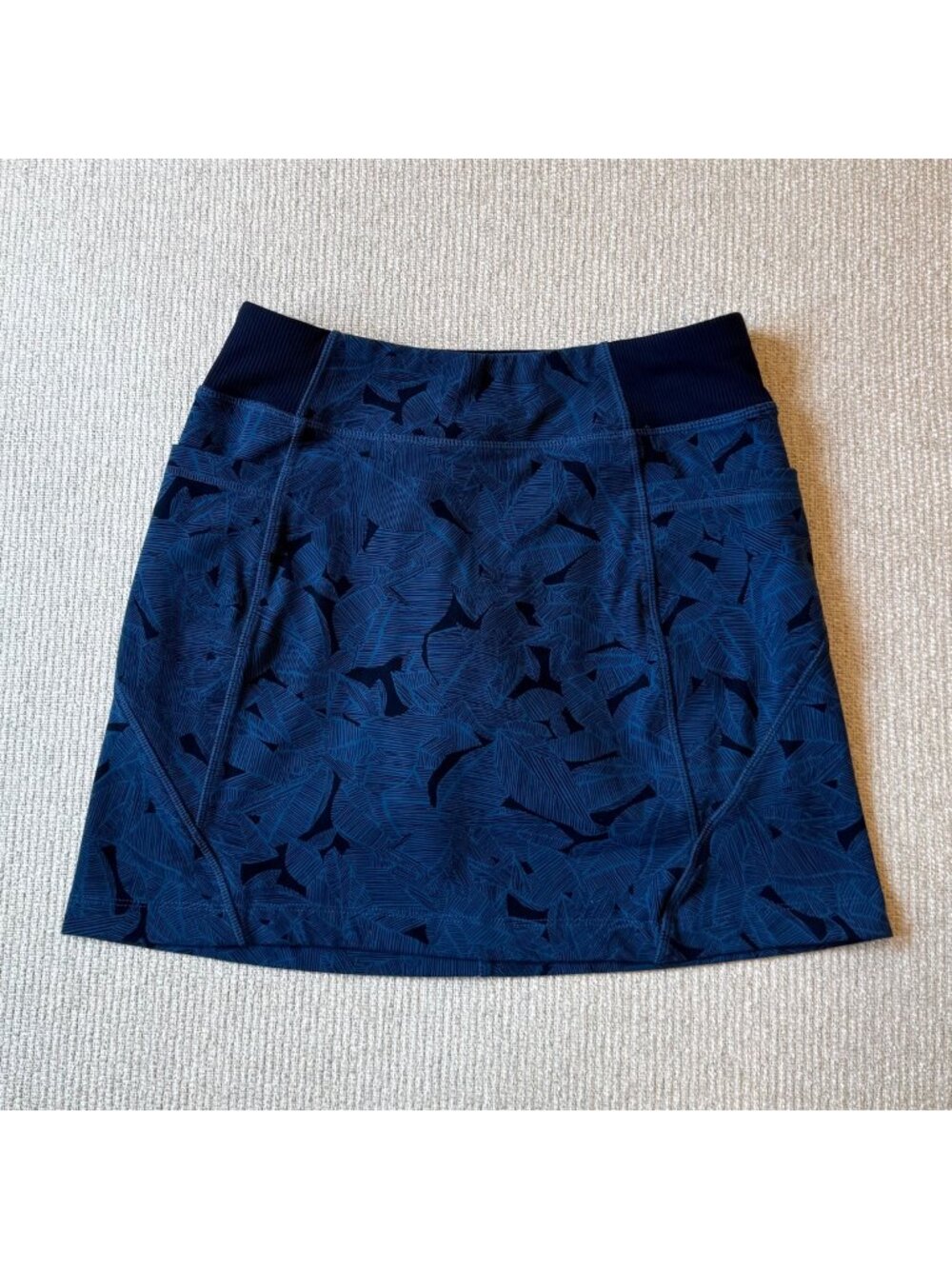 Athleta Excursion Skort Size XS Blue Tropical Leaf Pattern Skirt Shorts